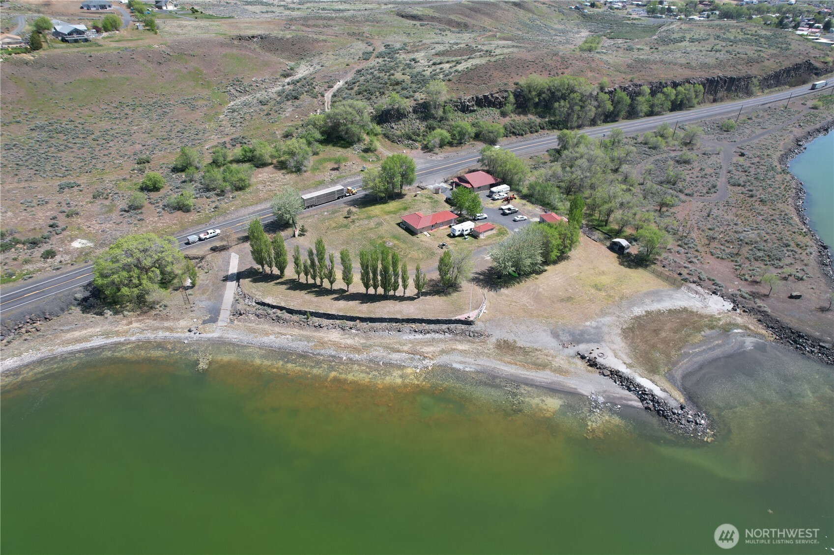 21058 State Highway 17 Property Photo 1
