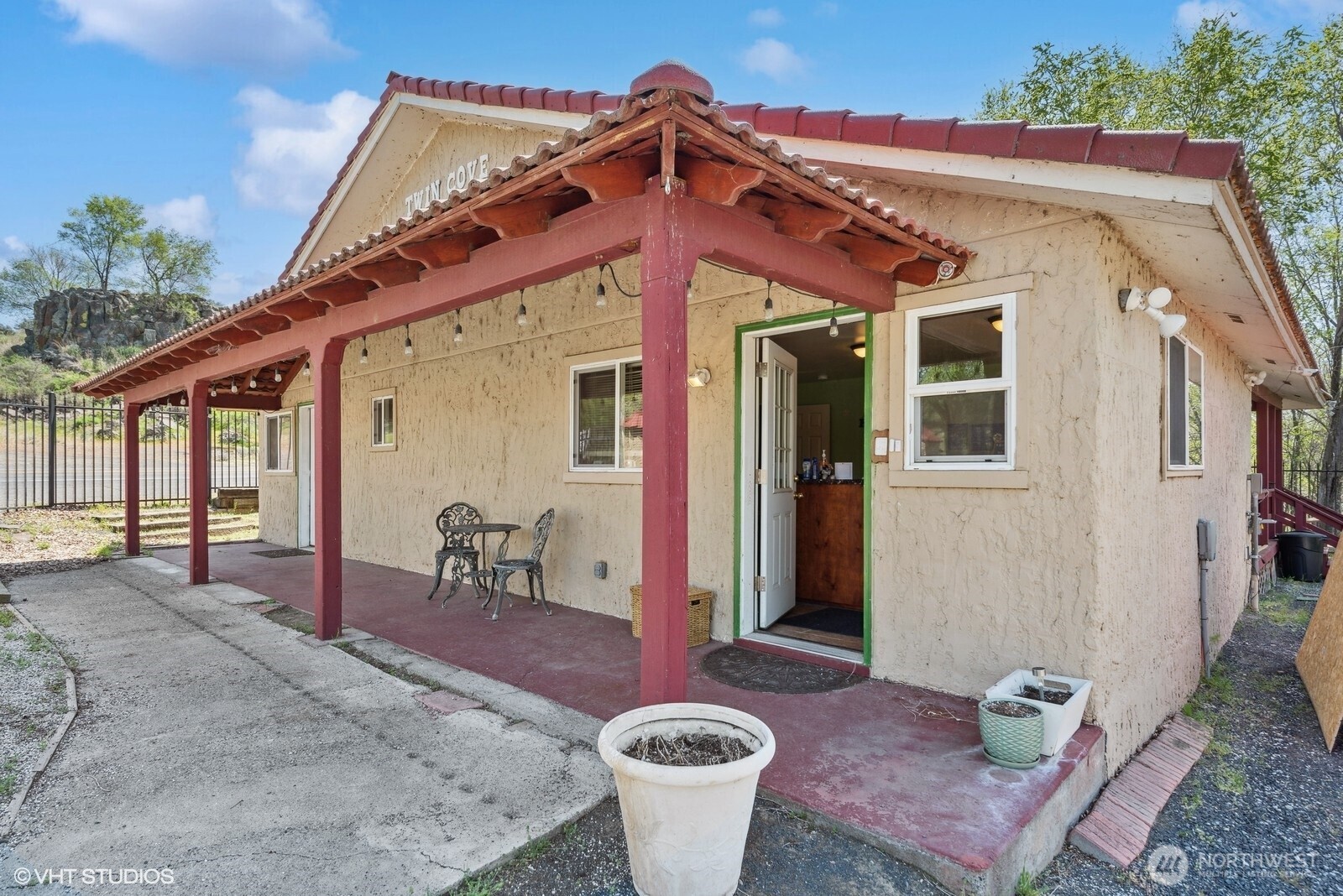 21058 State Highway 17 Property Photo 4