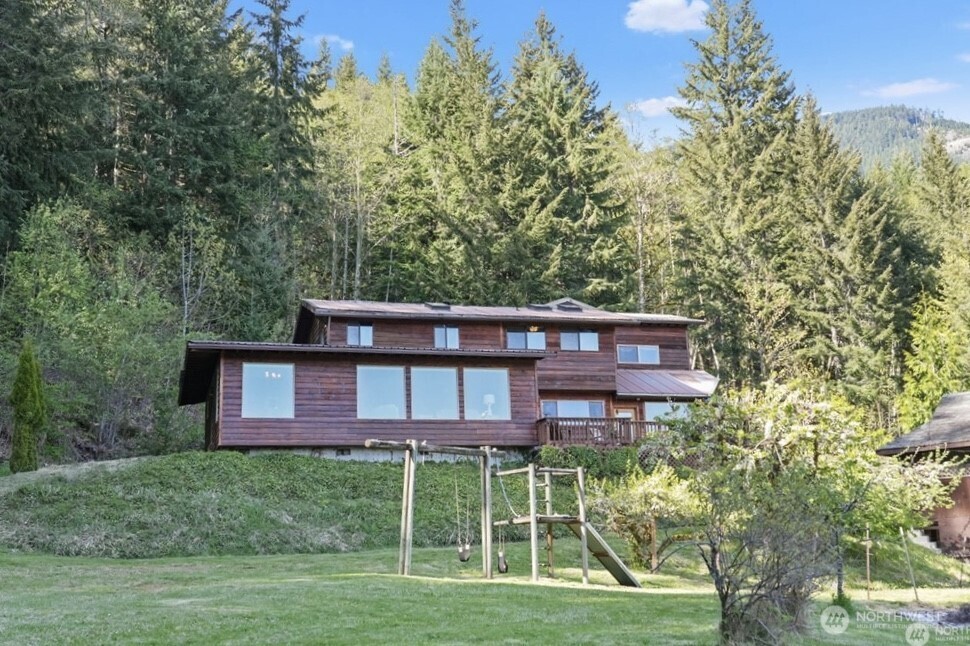289 Long And Winding Road Property Photo 2