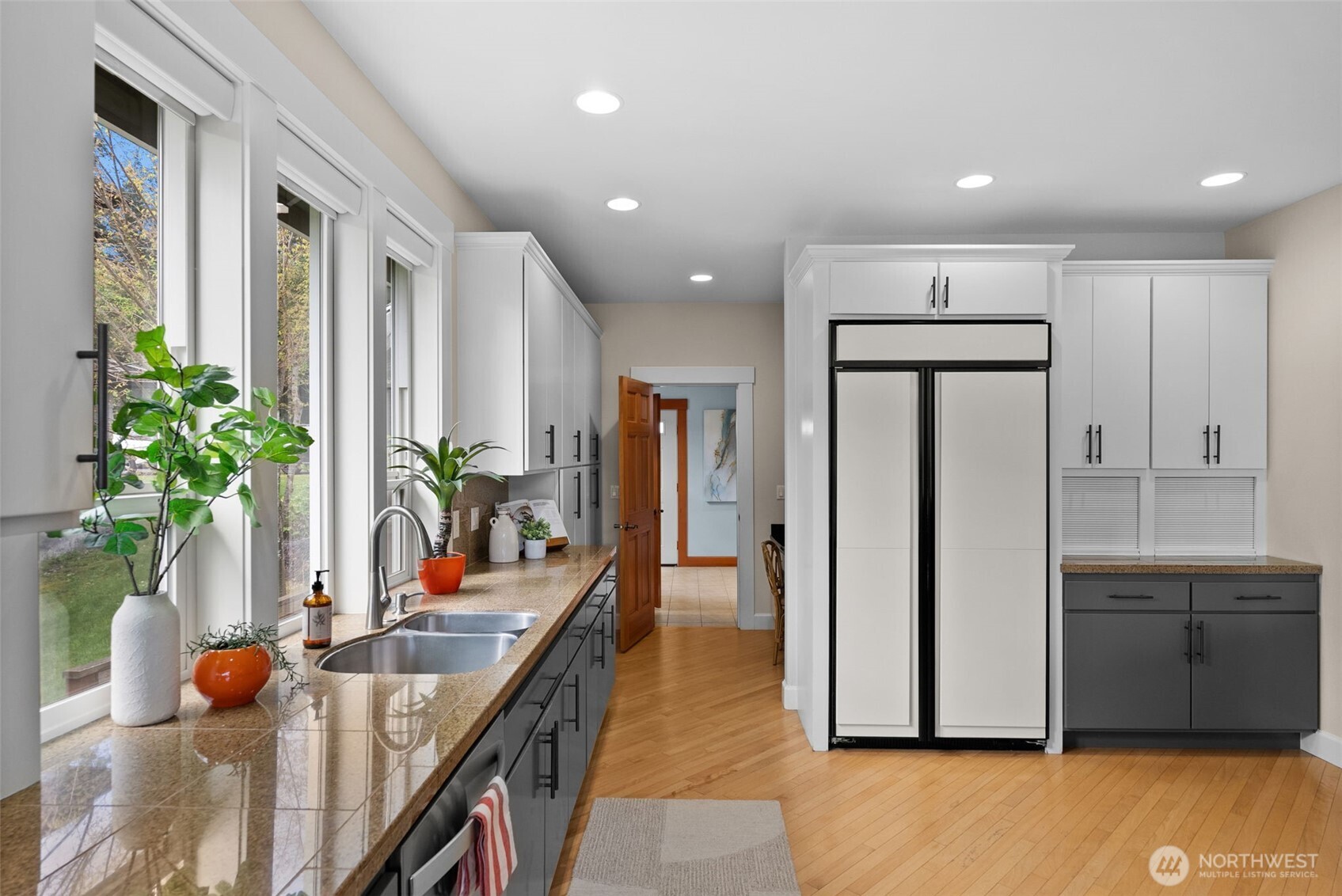 257 3rd Avenue Property Photo 16