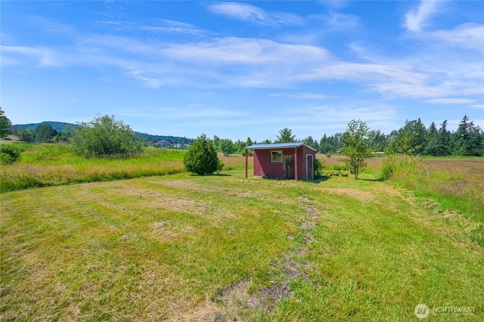 2470 Lee Way Property Photo 4