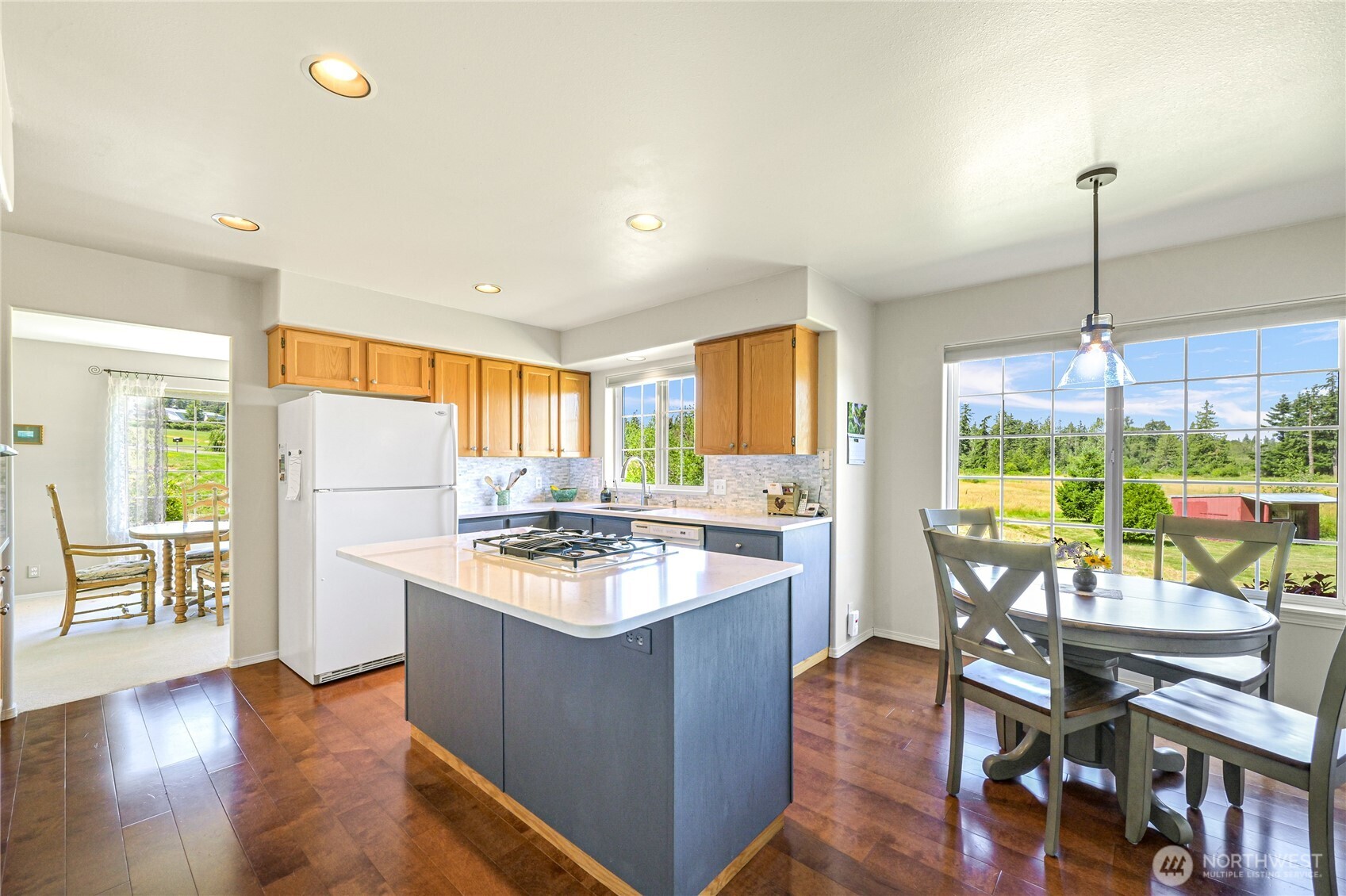 2470 Lee Way Property Photo 17
