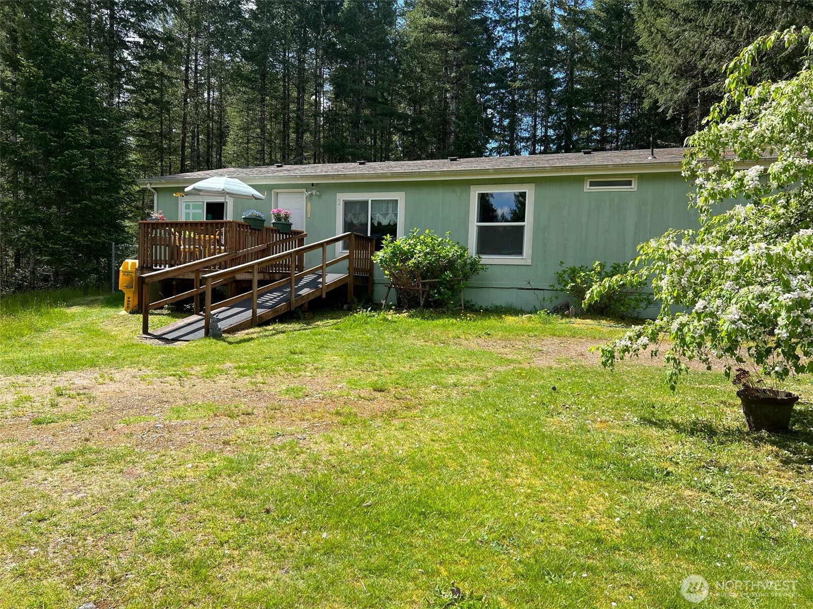 200 Ne Tee Lake Pines Road Property Photo 2