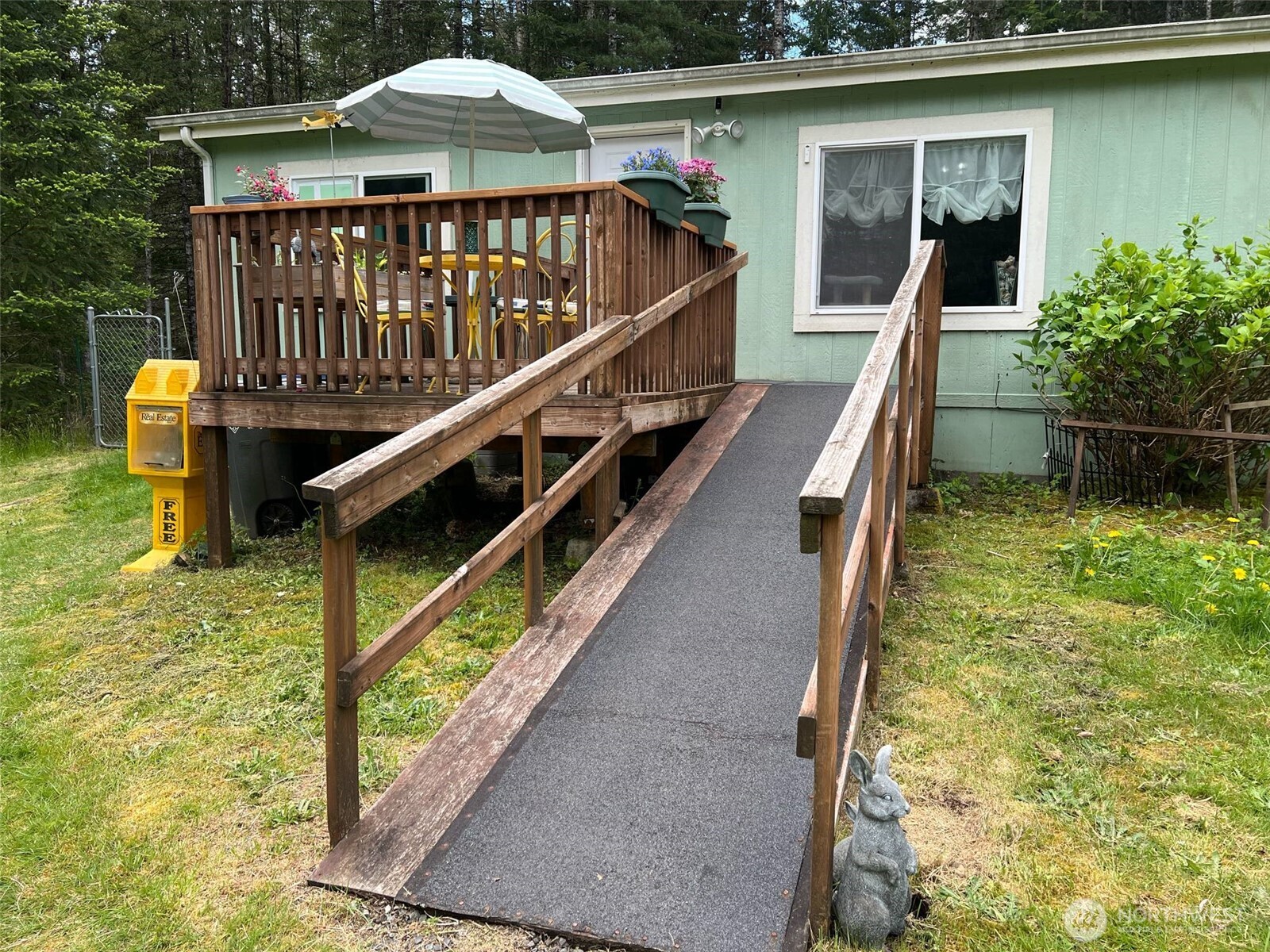 200 Ne Tee Lake Pines Road Property Photo 4