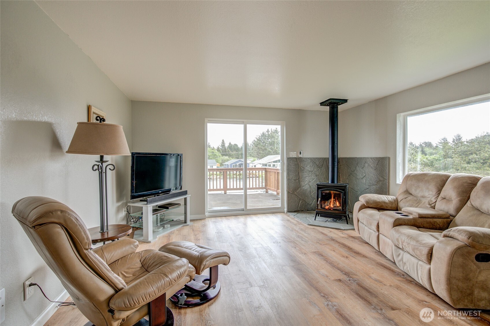 952 Point Brown Avenue Property Photo 10