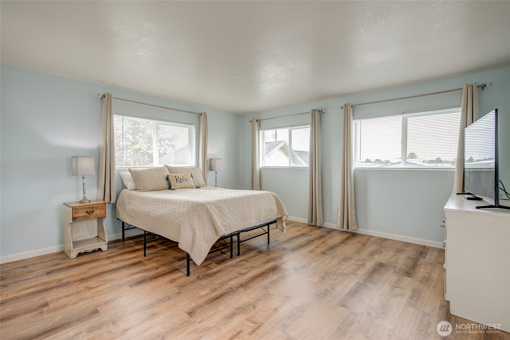 952 Point Brown Avenue Property Photo 17