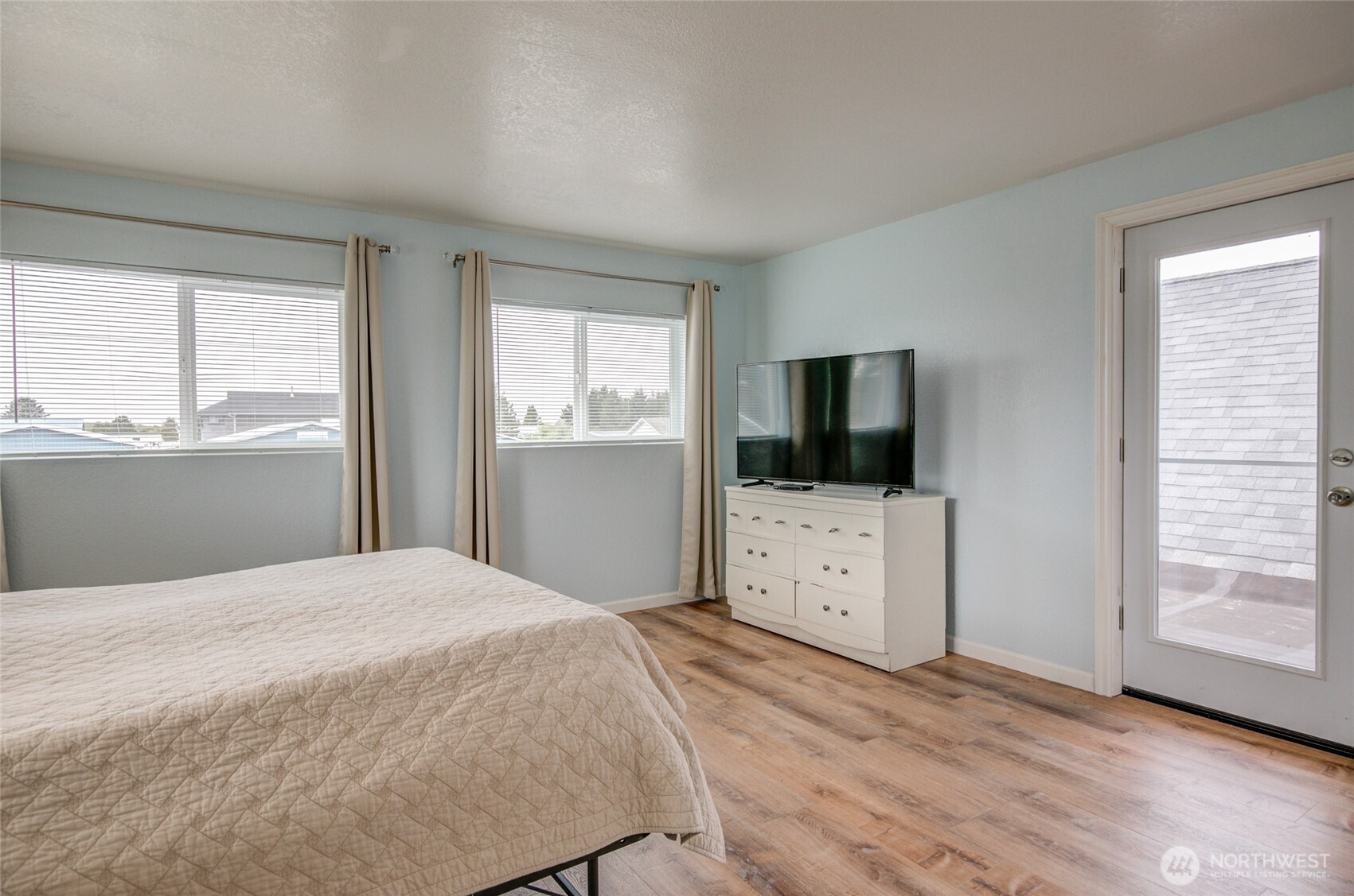 952 Point Brown Avenue Property Photo 18