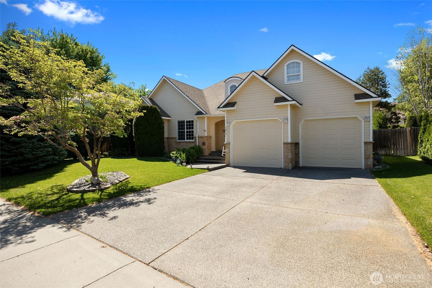 1817 Newhaven Loop Property Photo