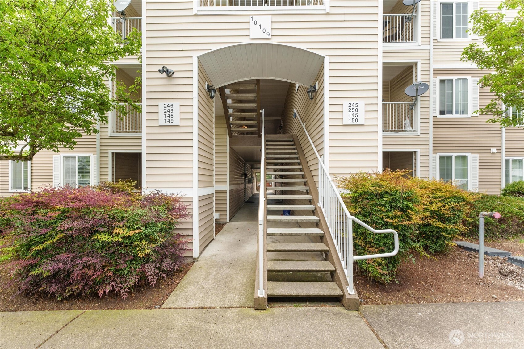 10109 186th Street 249 Property Photo 3