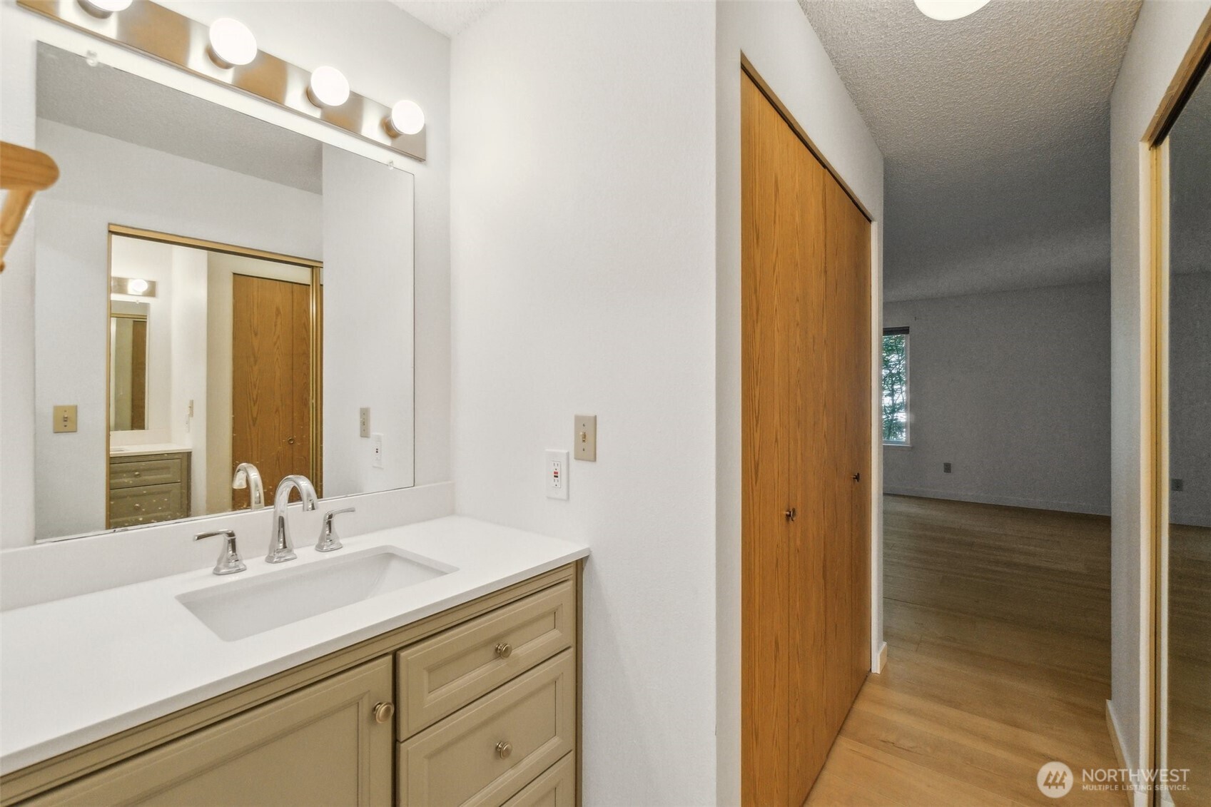 13717 Linden Avenue 231 Property Photo 14