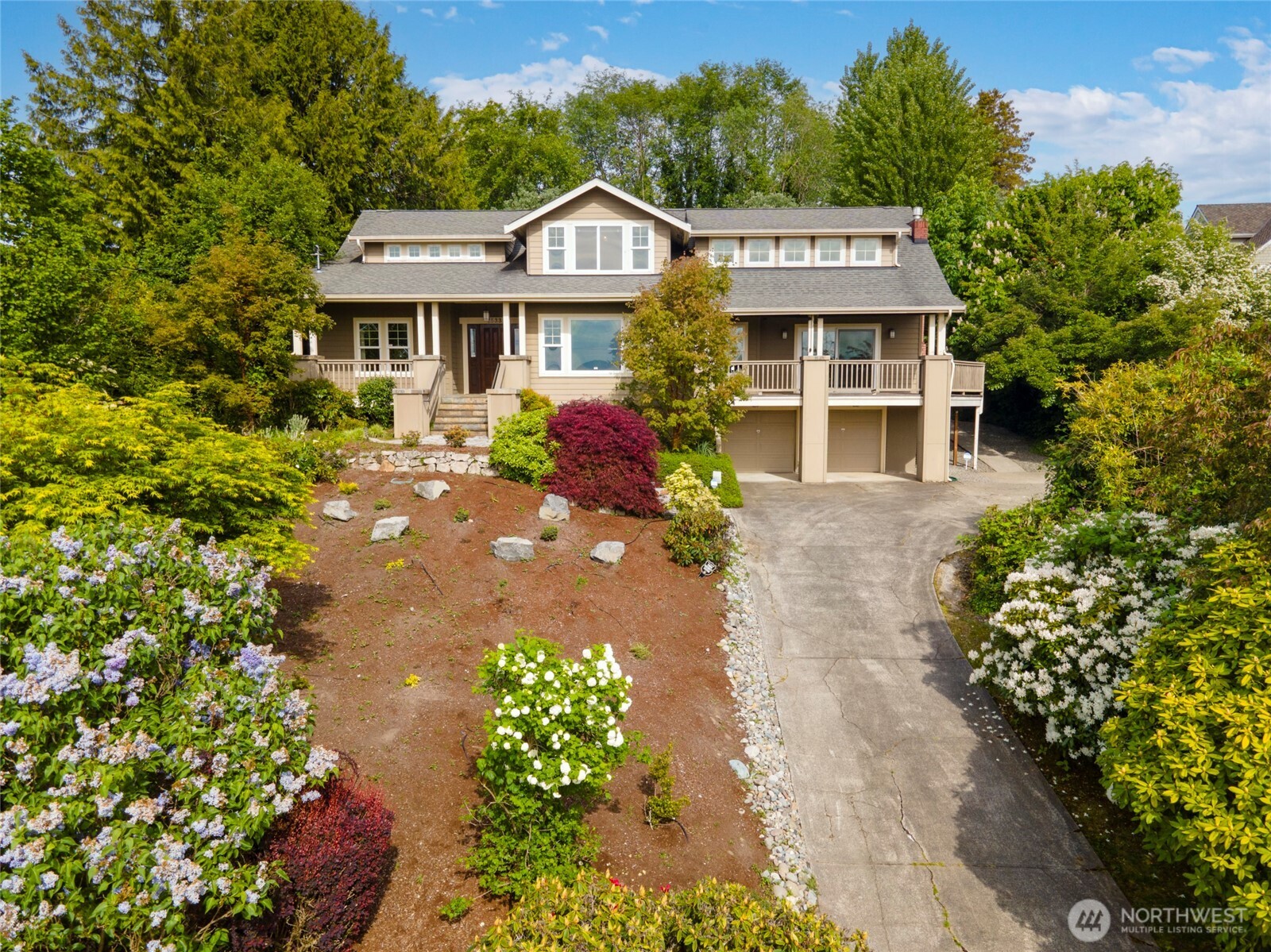 1533 S Sunset Drive Property Photo 1
