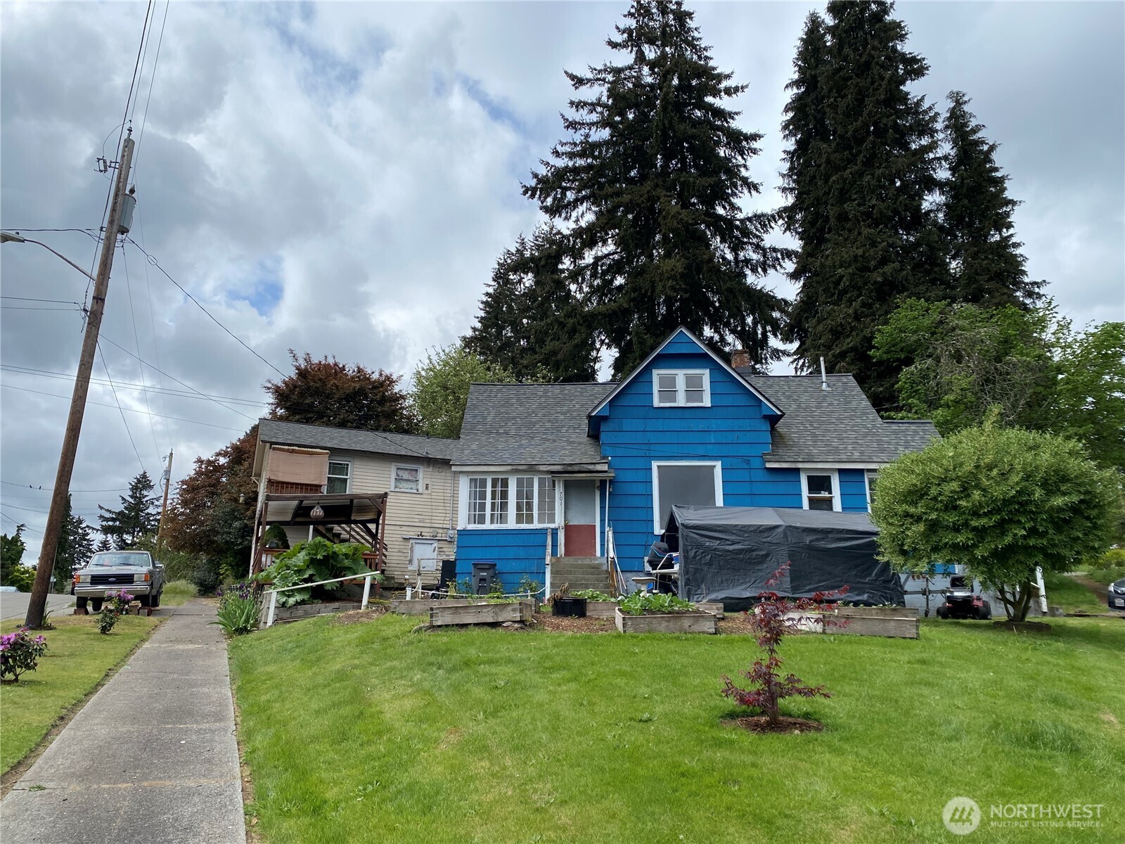 701 S Summit Avenue Property Photo 1