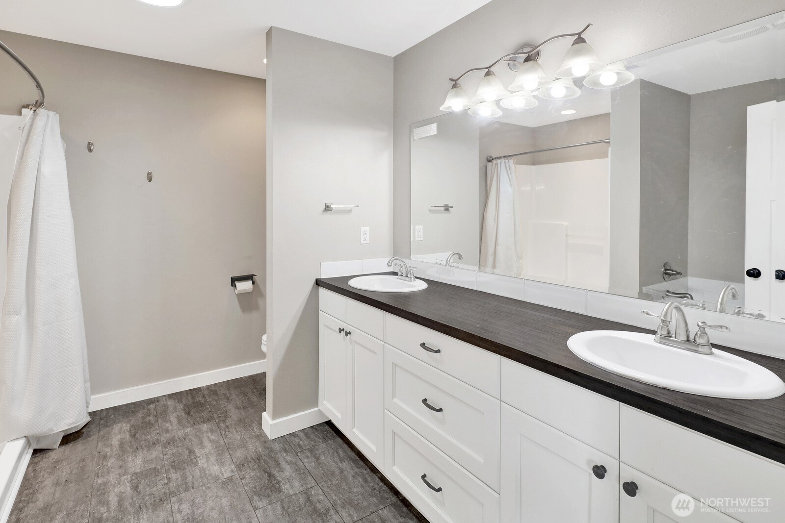 409 Amareen Court Property Photo 34