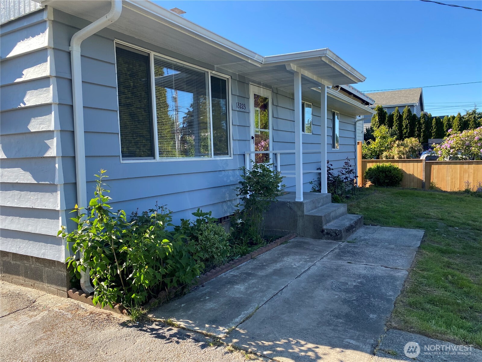 13223 4th Avenue Property Photo 2