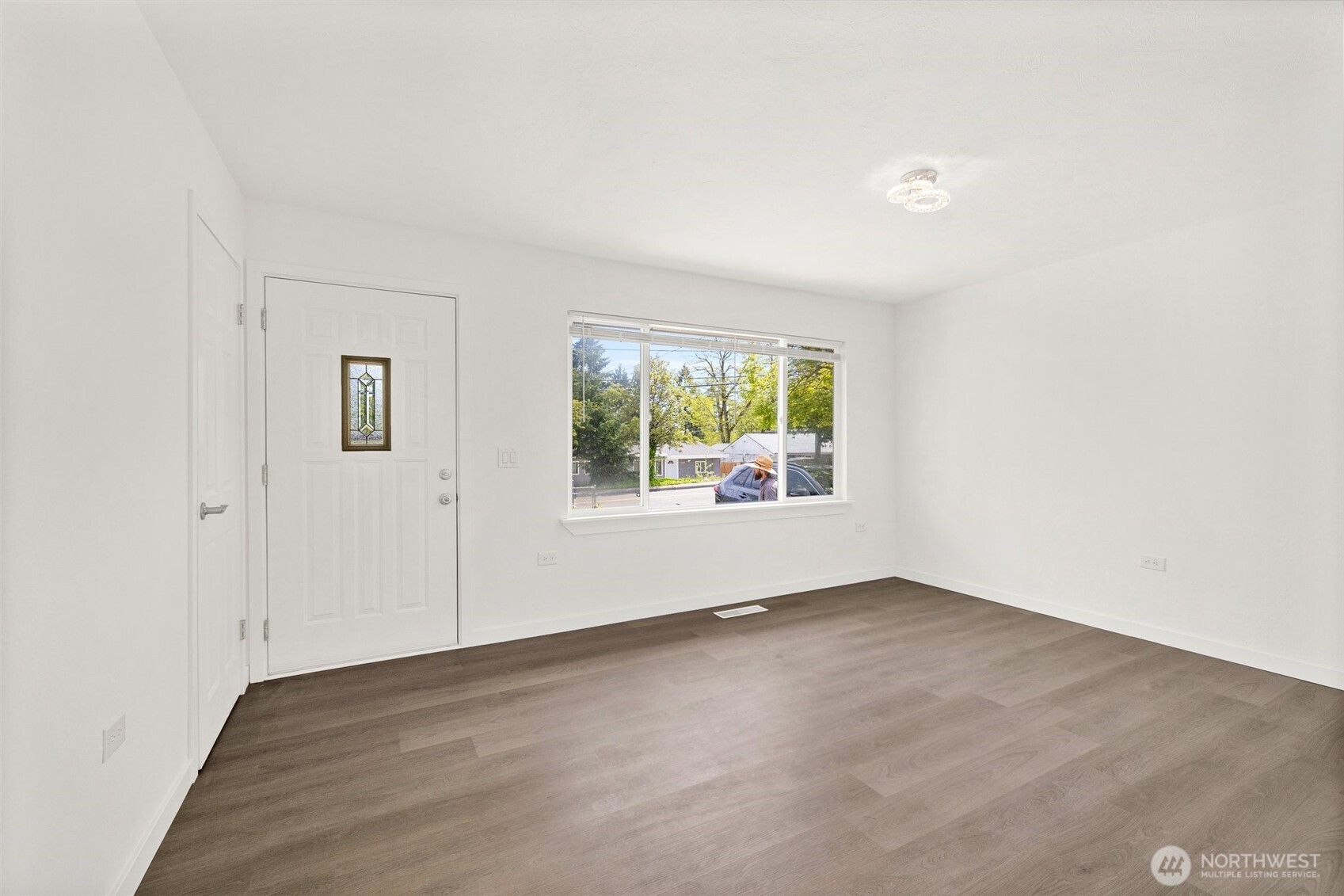 13223 4th Avenue Property Photo 7