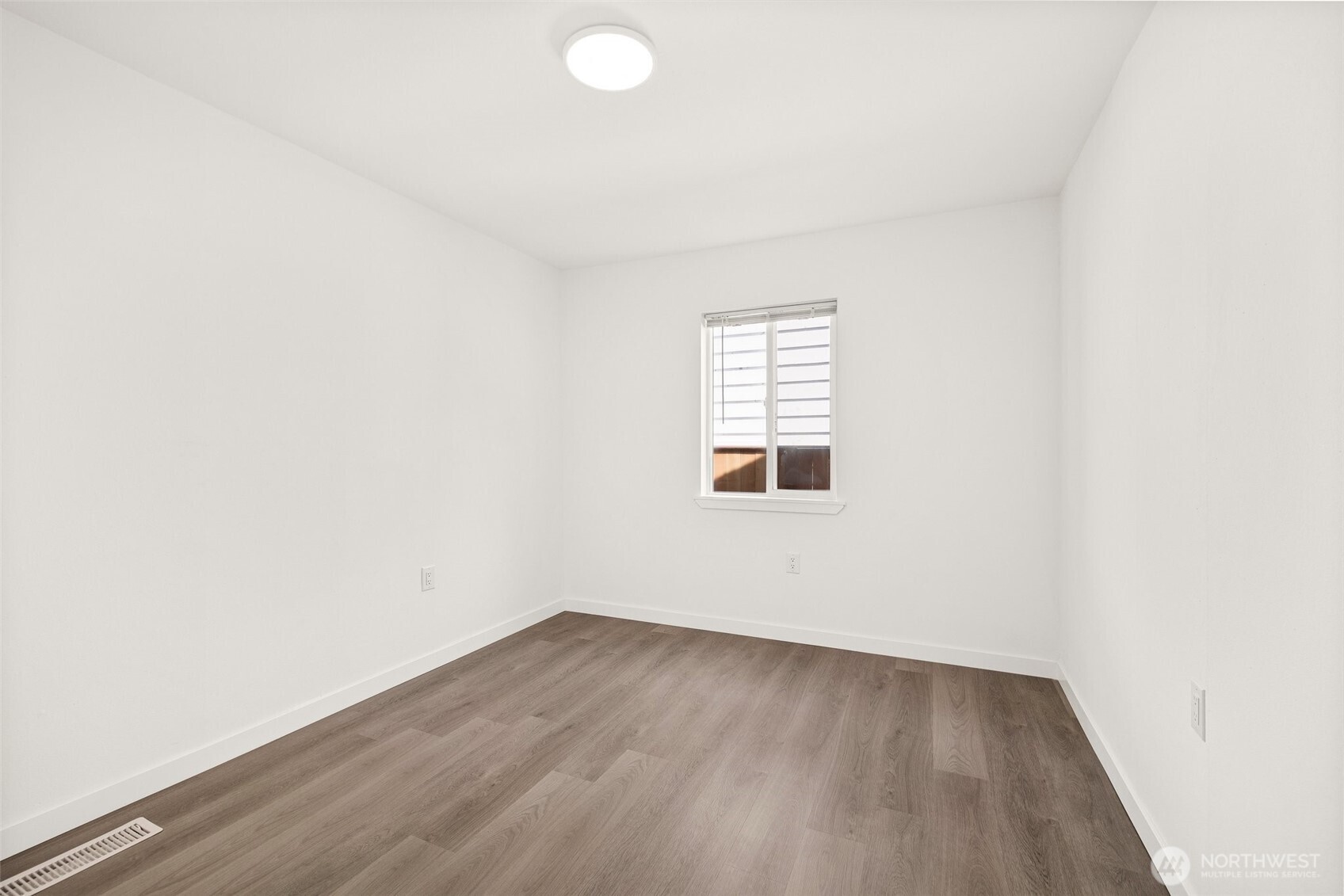 13223 4th Avenue Property Photo 8