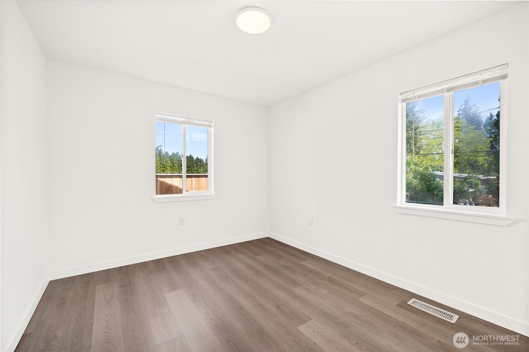 13223 4th Avenue Property Photo 9