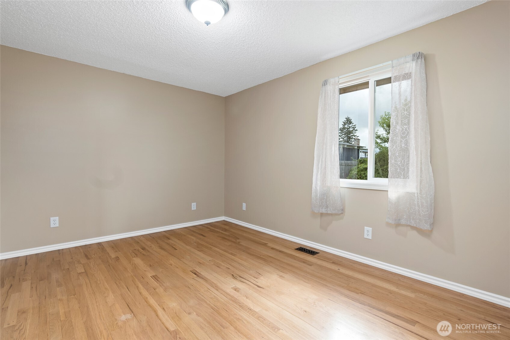 21212 4th Avenue Property Photo 16