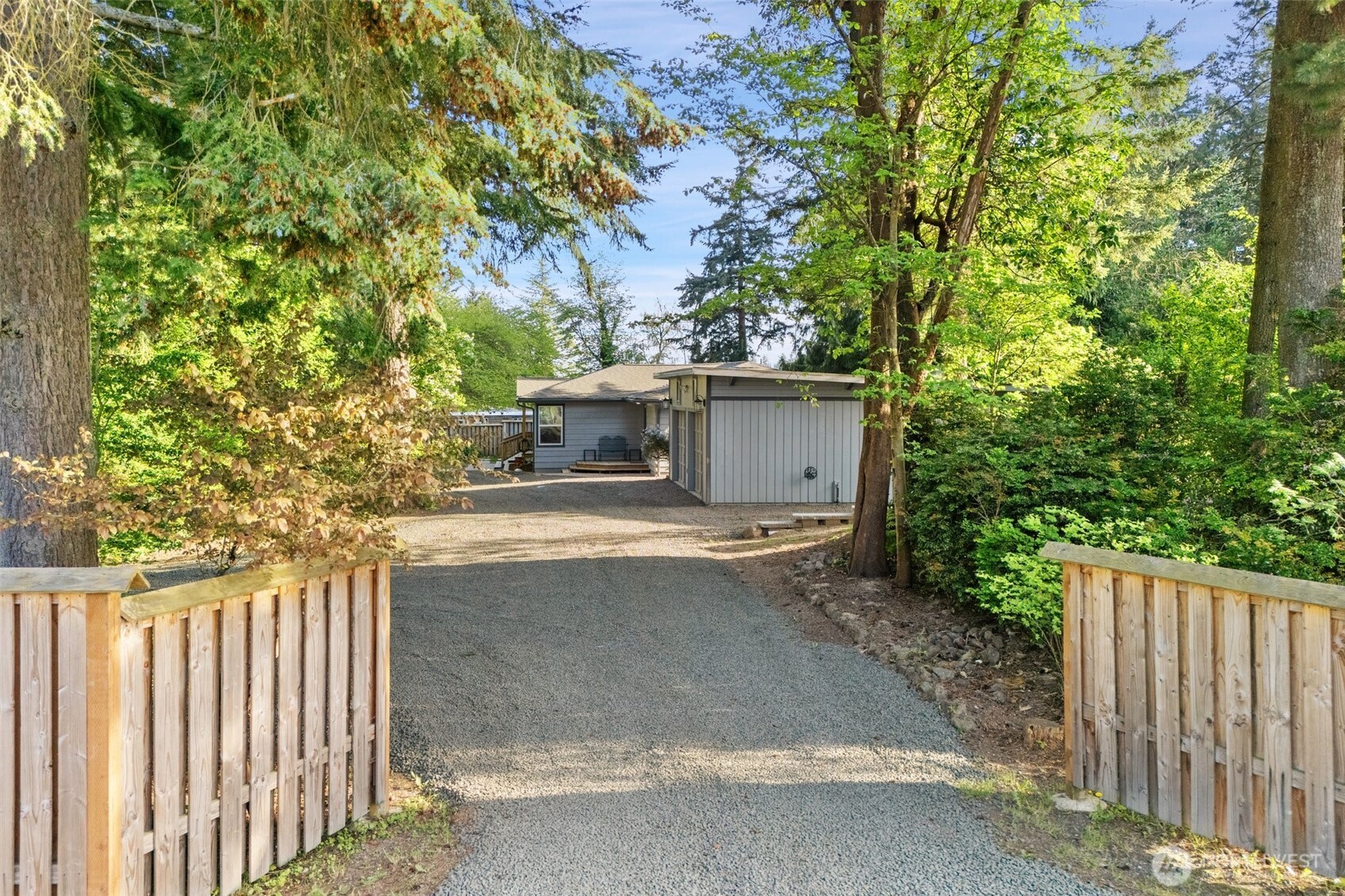 1935 Ne Sylvan Way Property Photo