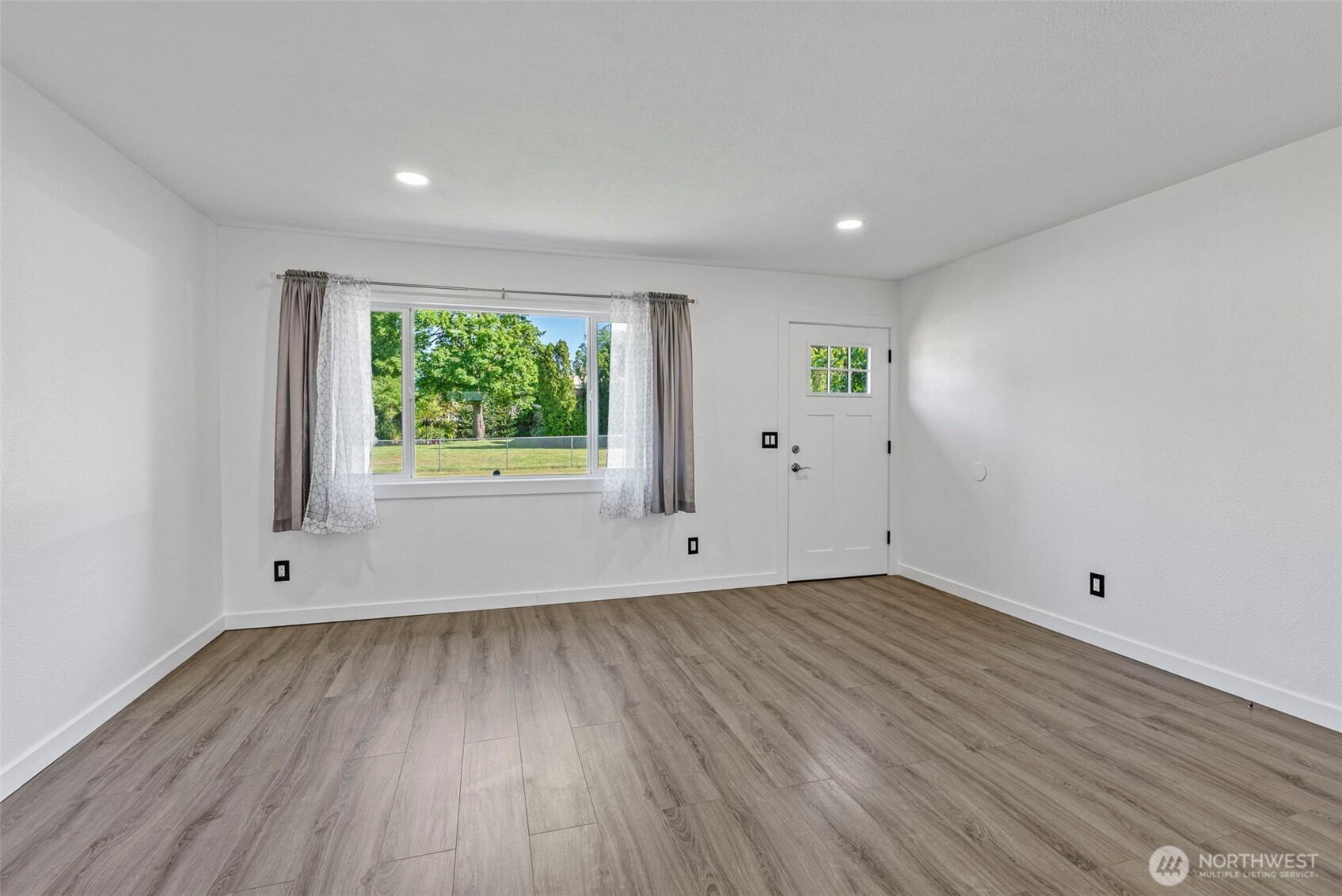 13005 Ne 71st Street Property Photo 8