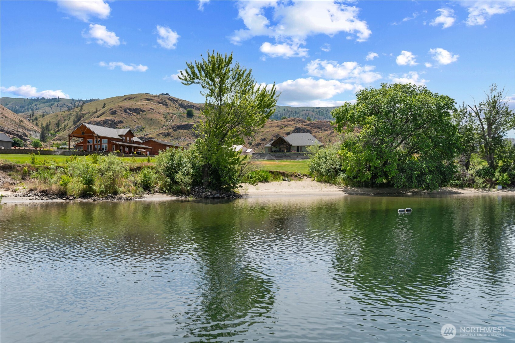 179 N Shore Drive Property Photo 2