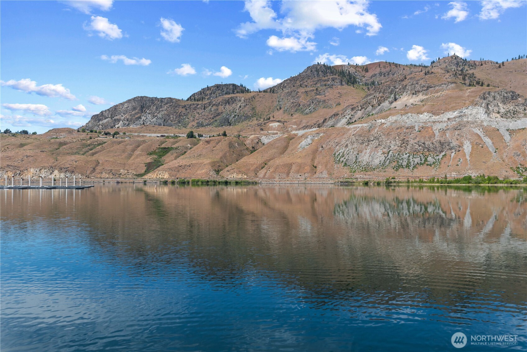 179 N Shore Drive Property Photo 3