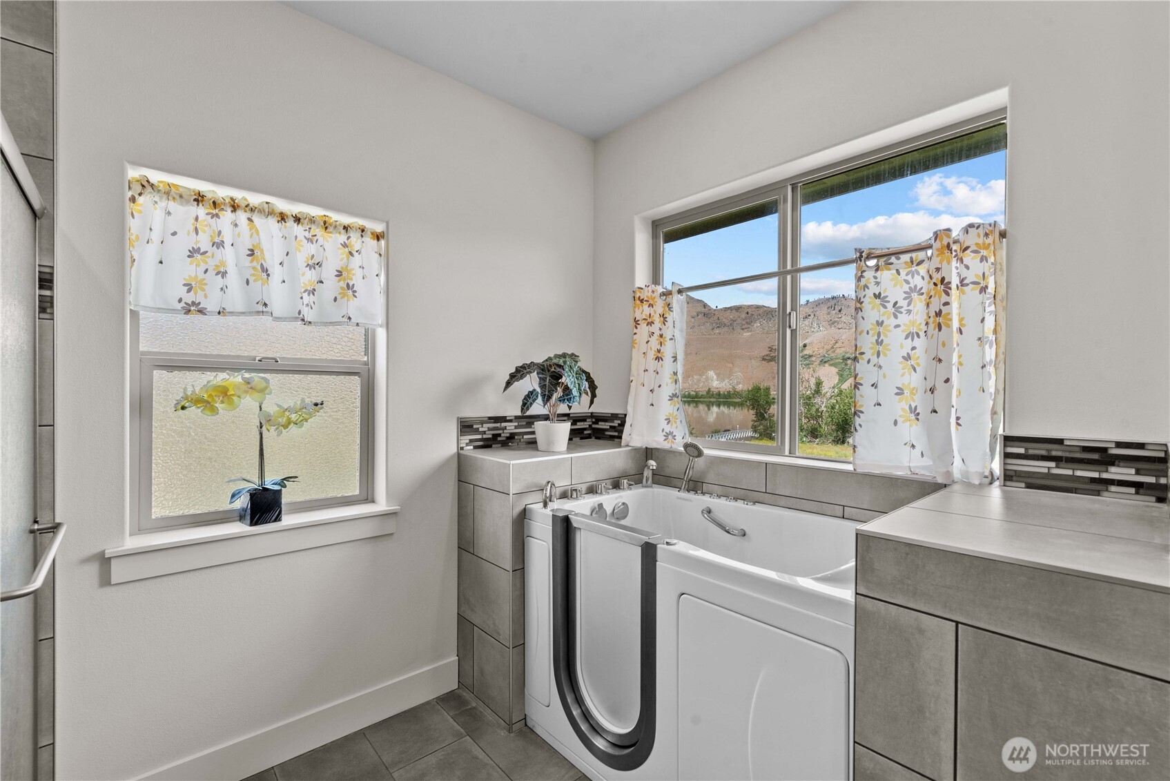 179 N Shore Drive Property Photo 15