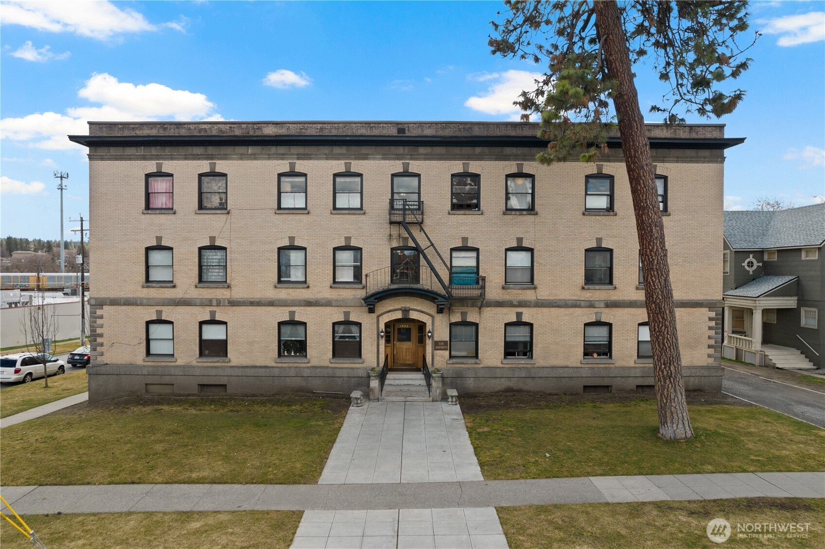 1905 W 2nd Street Property Photo