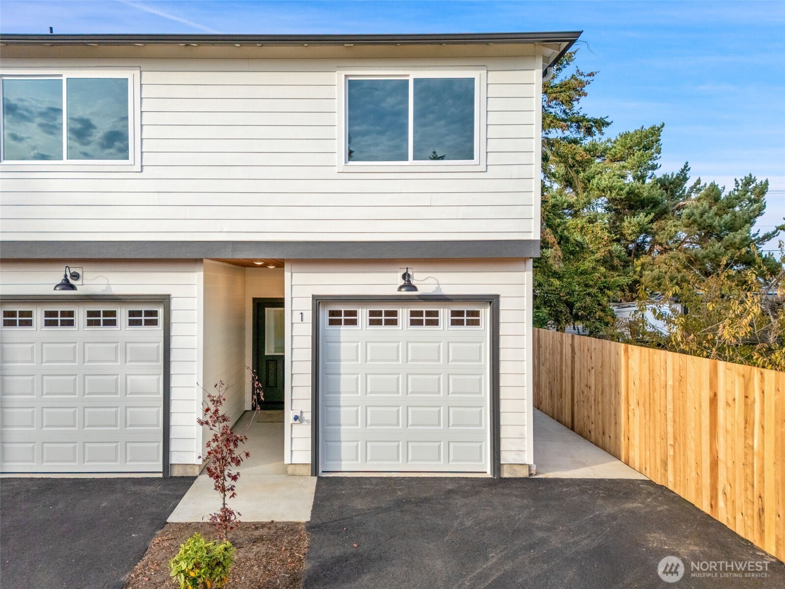 669 W Hendrickson 1 Property Photo 3