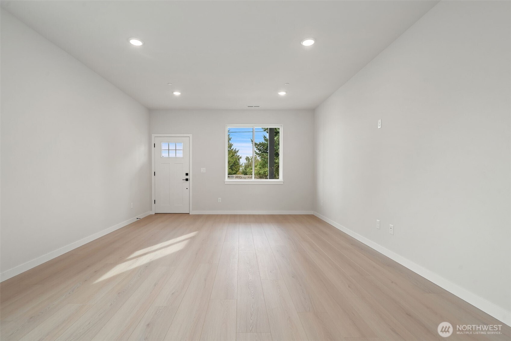 669 W Hendrickson 1 Property Photo 5