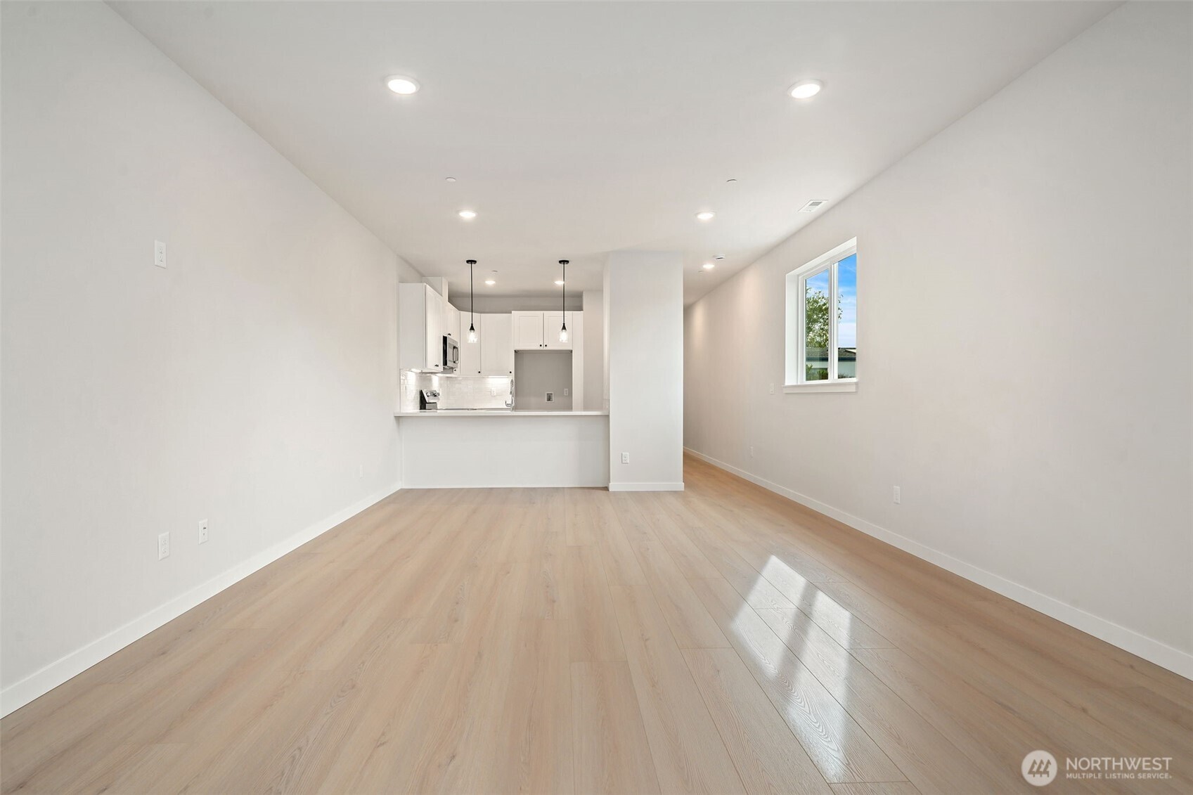 669 W Hendrickson 1 Property Photo 6