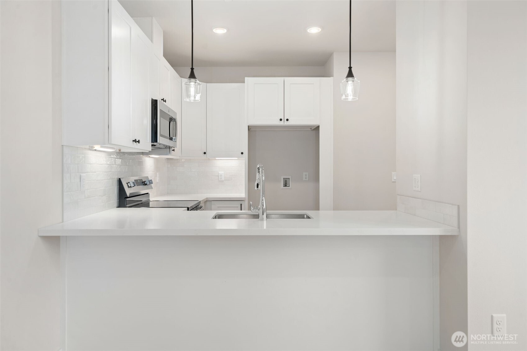 669 W Hendrickson 1 Property Photo 7