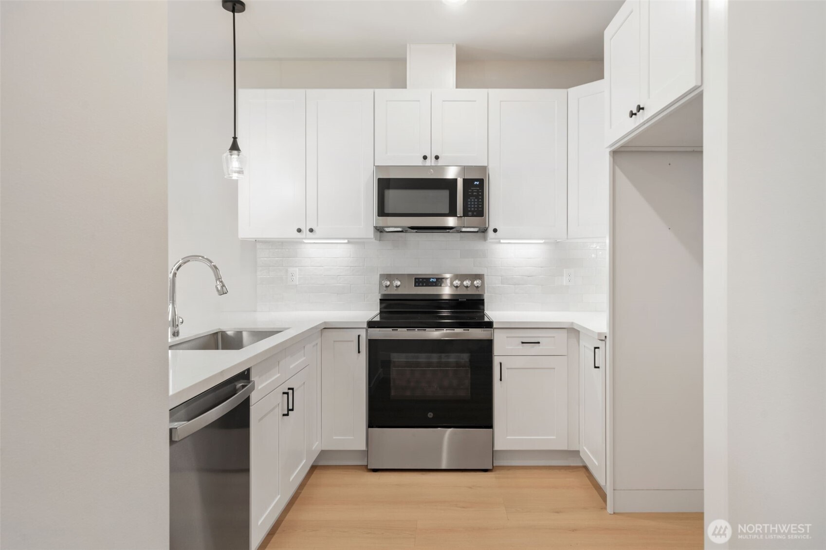 669 W Hendrickson 1 Property Photo 8