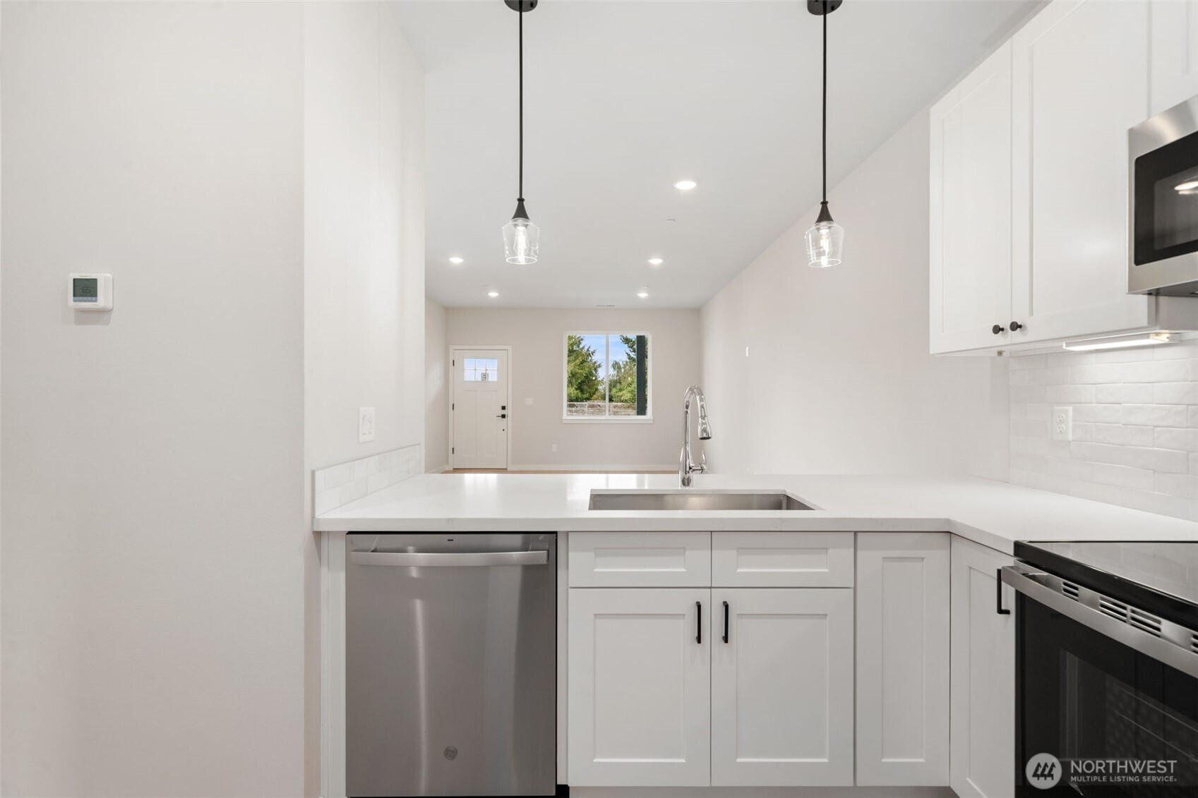 669 W Hendrickson 1 Property Photo 9