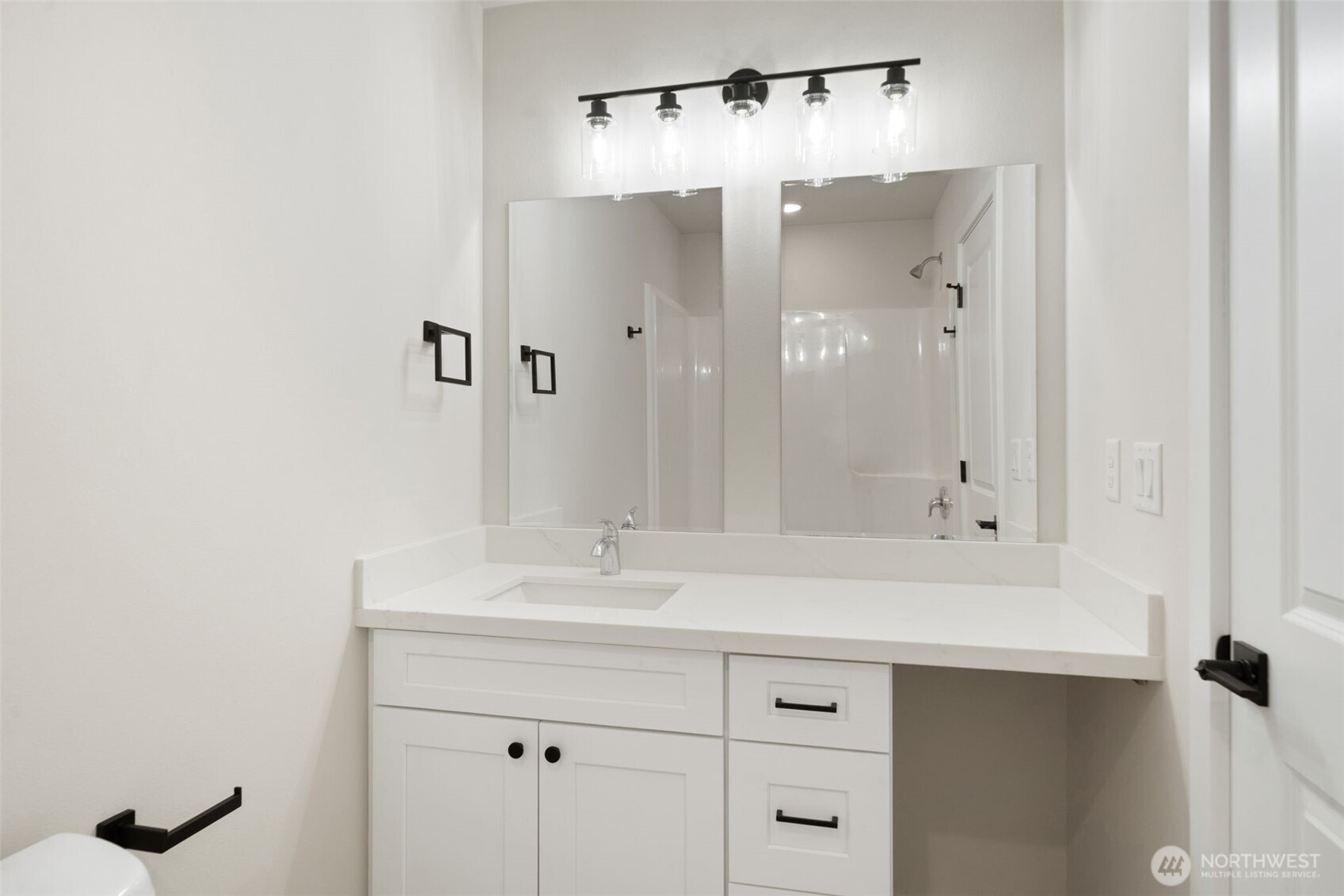 669 W Hendrickson 1 Property Photo 15