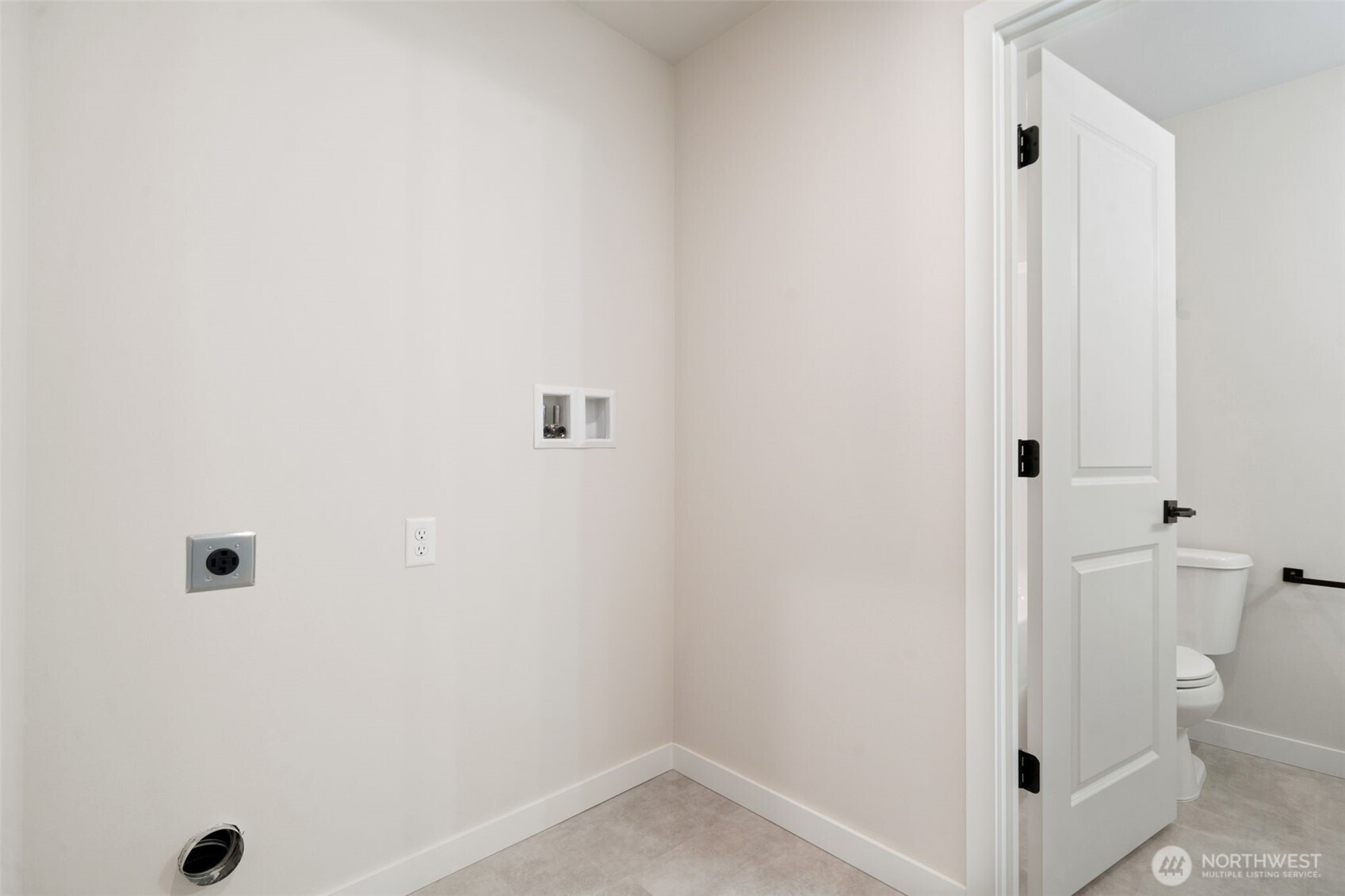 669 W Hendrickson 1 Property Photo 17