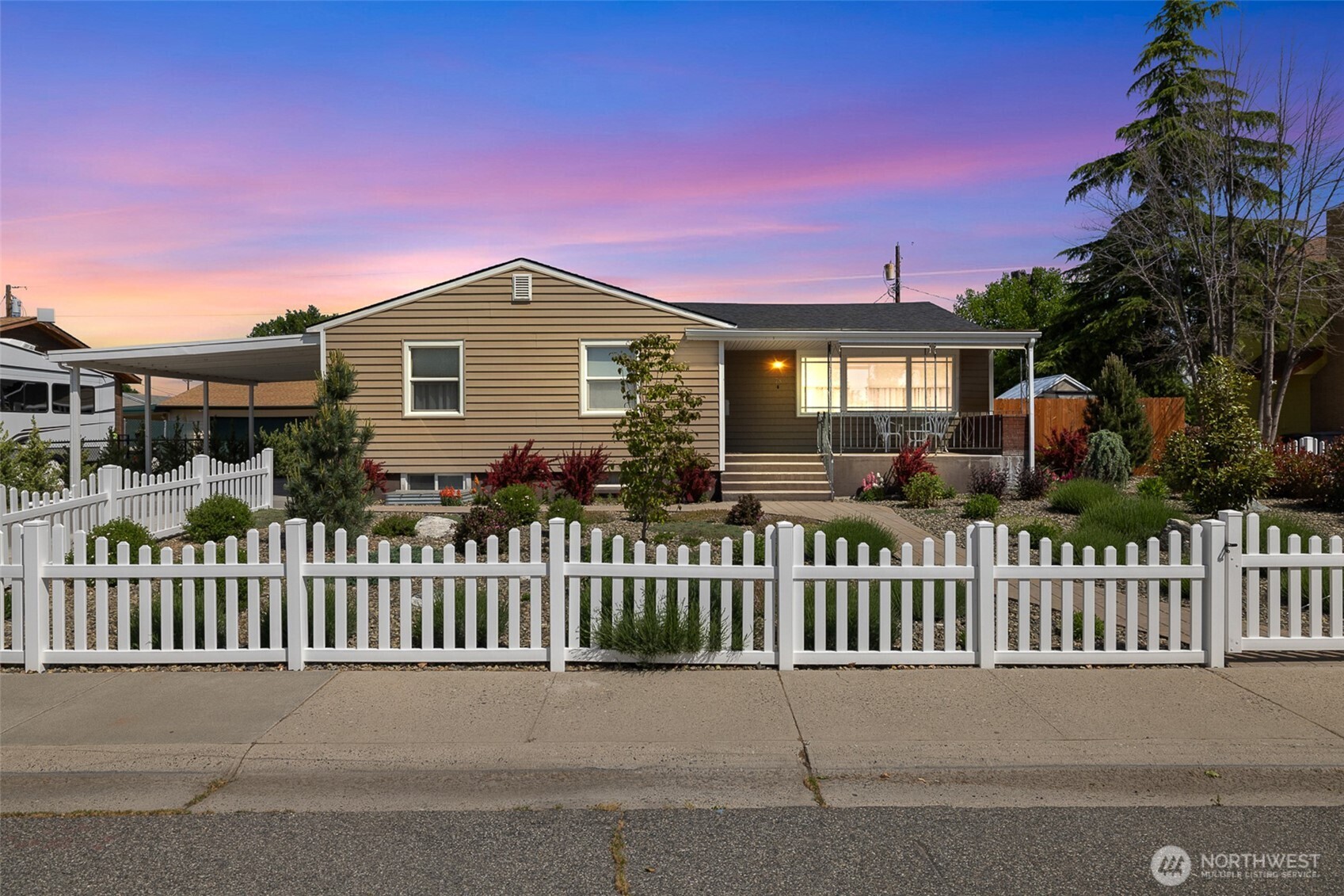 78 Whitten St Property Photo