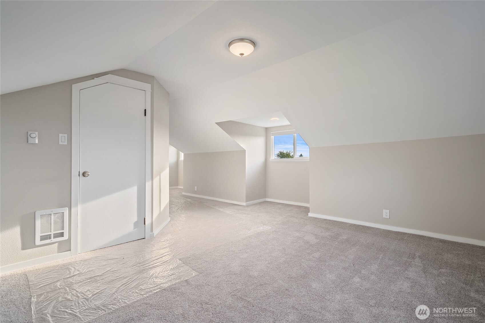 420 Renton Avenue Property Photo 24