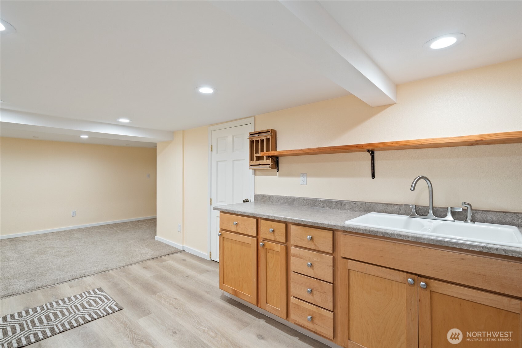 420 Renton Avenue Property Photo 29