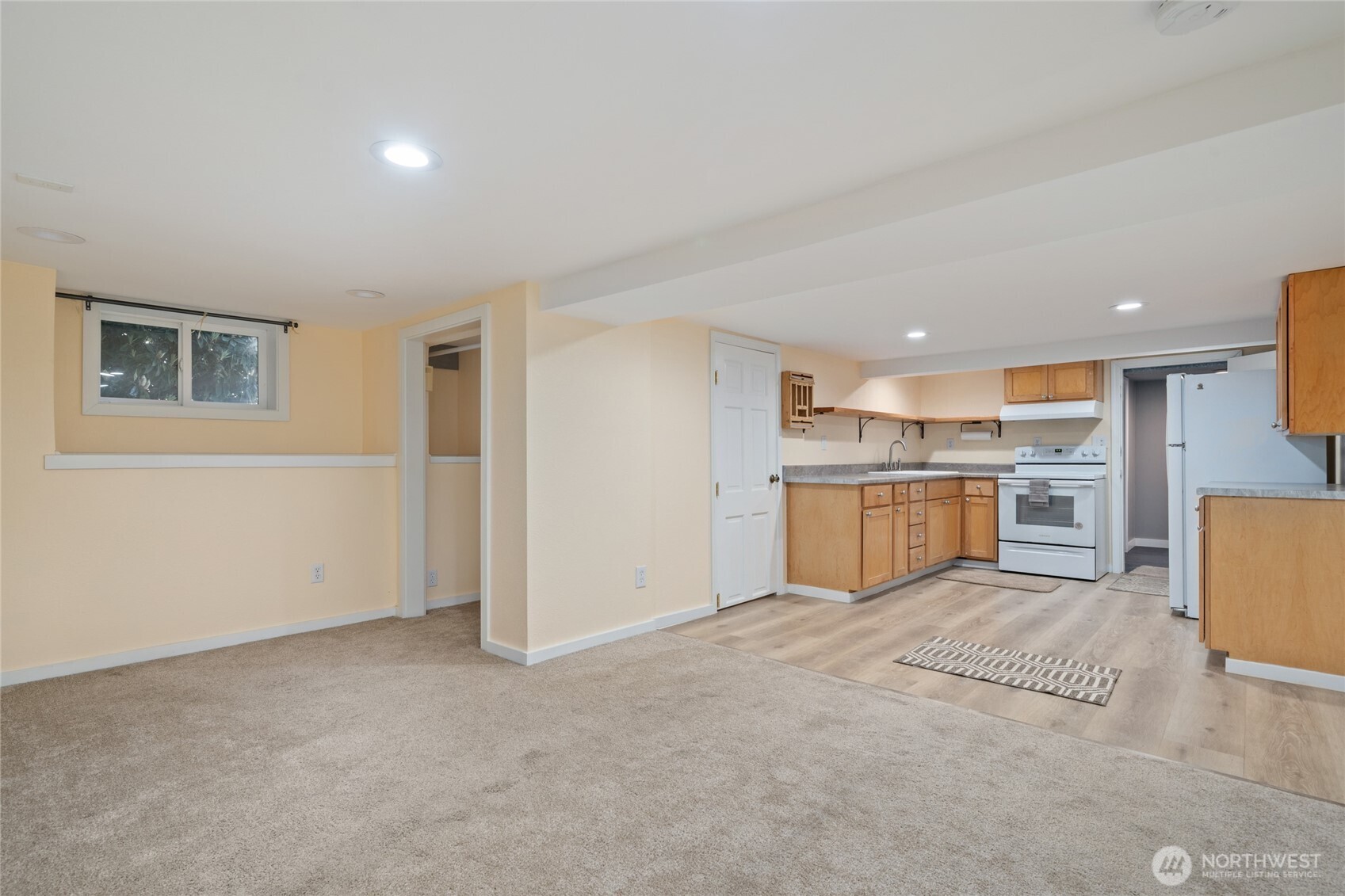420 Renton Avenue Property Photo 32