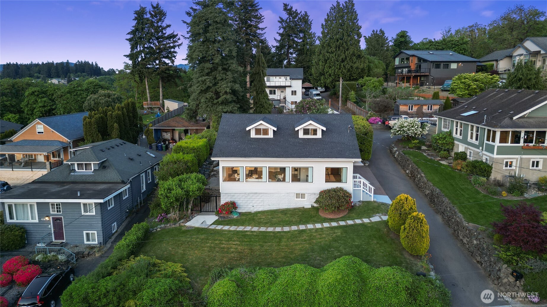 420 Renton Avenue Property Photo 35