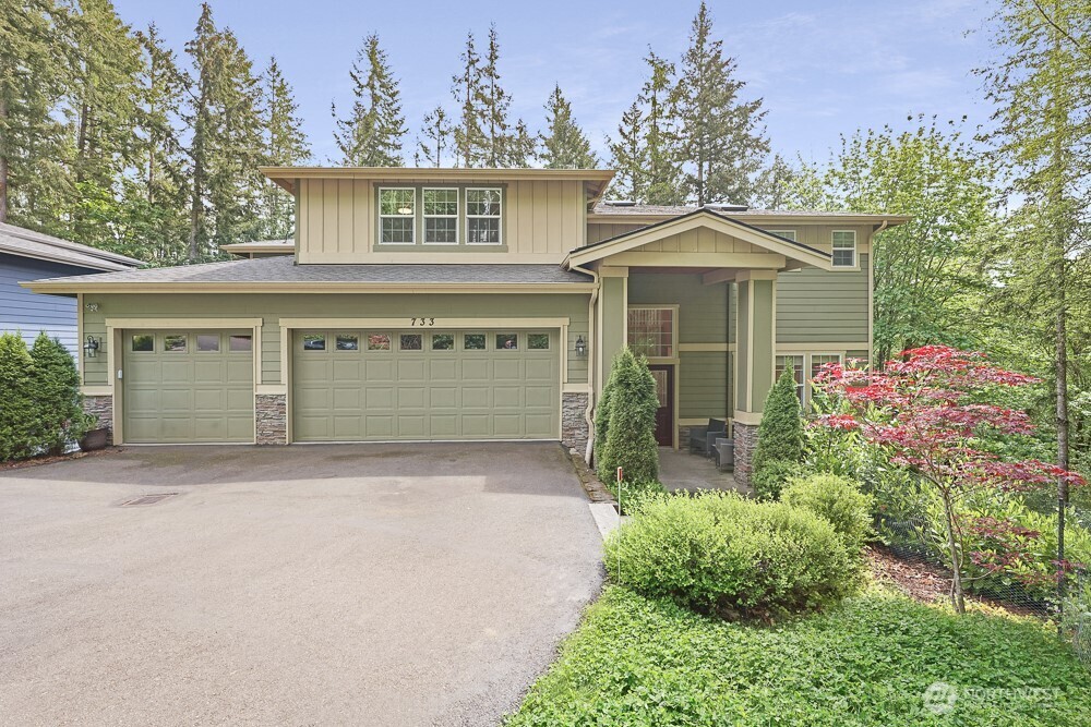 733 222 Place Property Photo