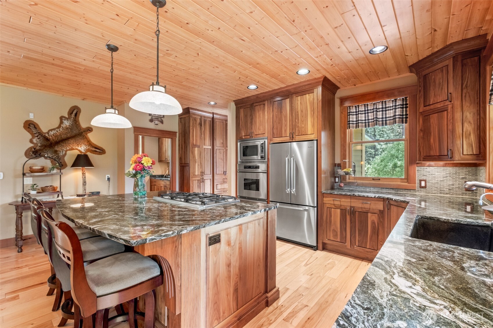 18350 Beaver Valley Road Property Photo 11