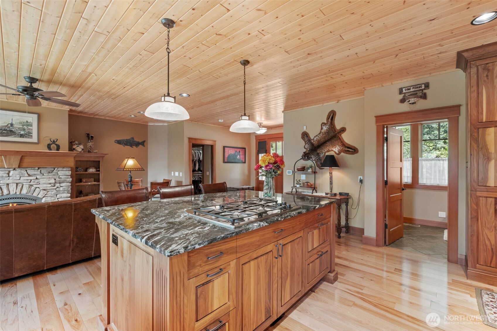 18350 Beaver Valley Road Property Photo 15