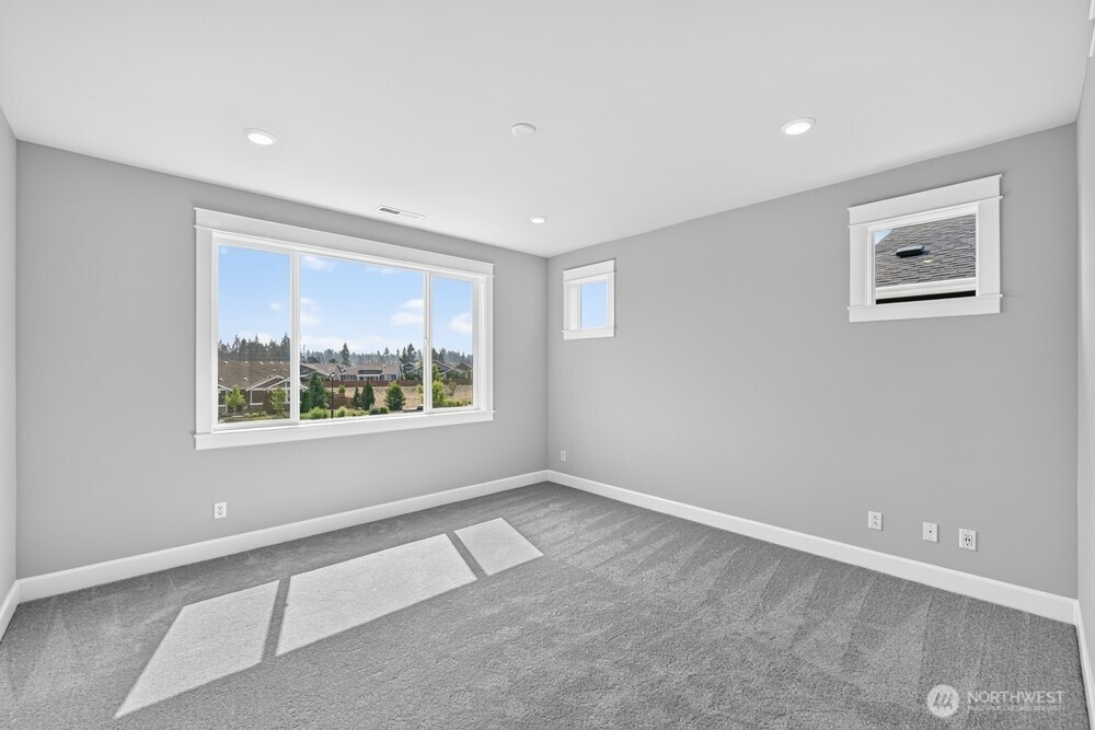 2918 Balsamroot Drive Property Photo 5