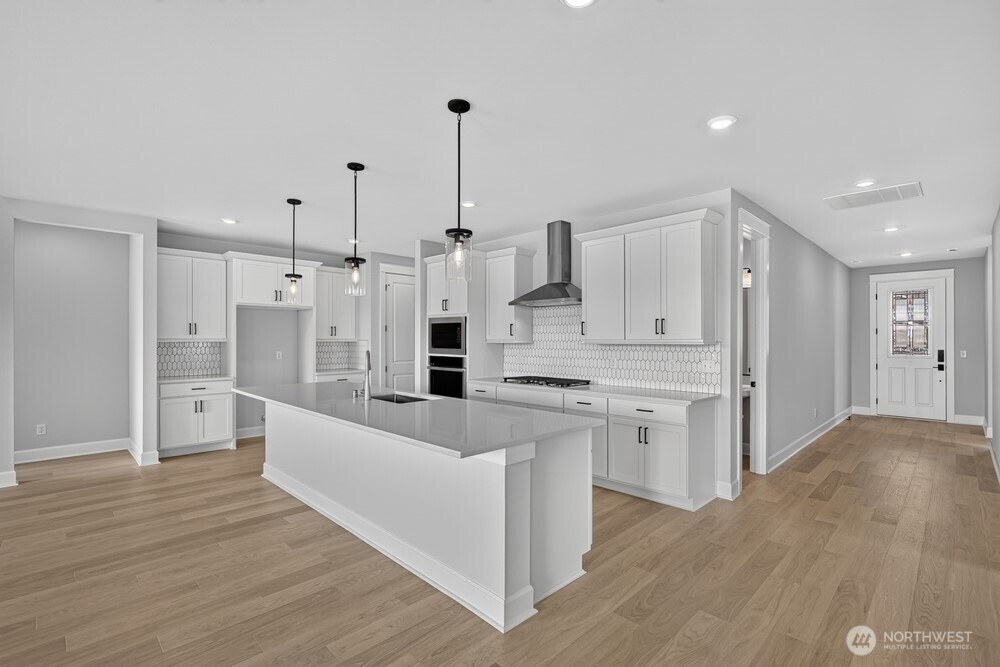 2918 Balsamroot Drive Property Photo 8