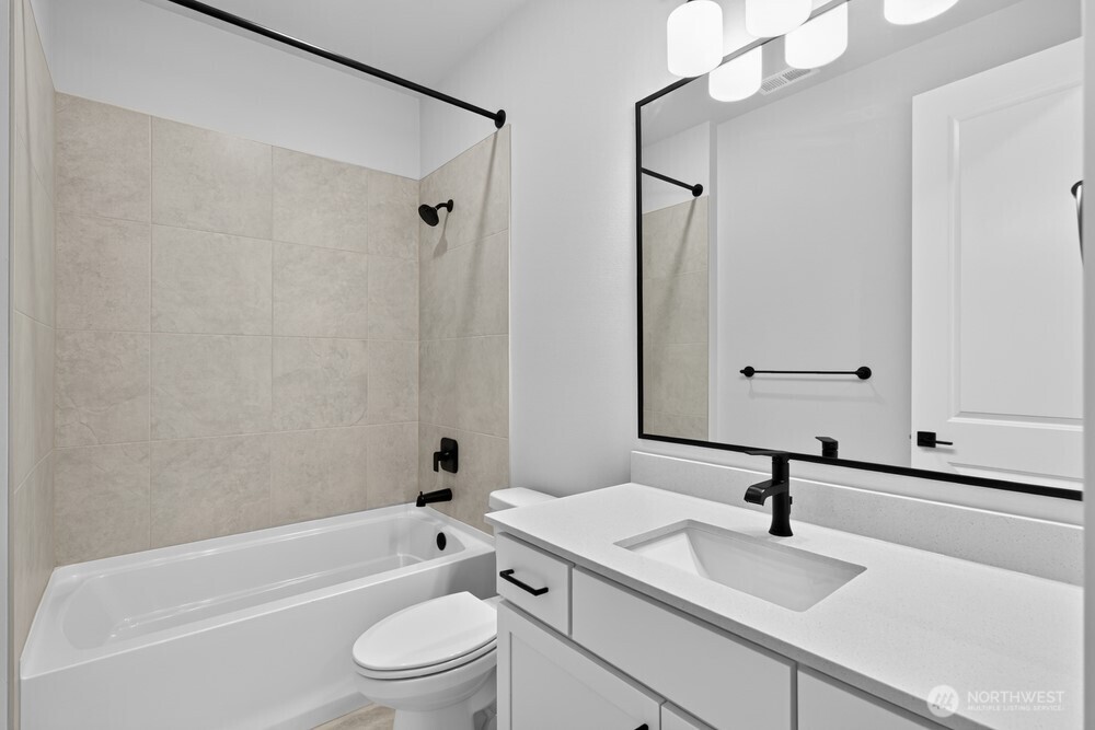 2918 Balsamroot Drive Property Photo 13