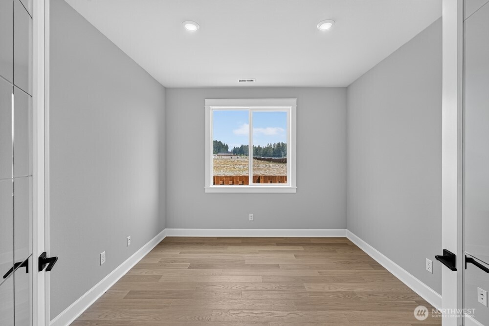 2918 Balsamroot Drive Property Photo 14