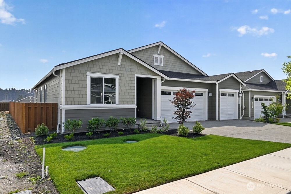 2918 Balsamroot Drive Property Photo 15