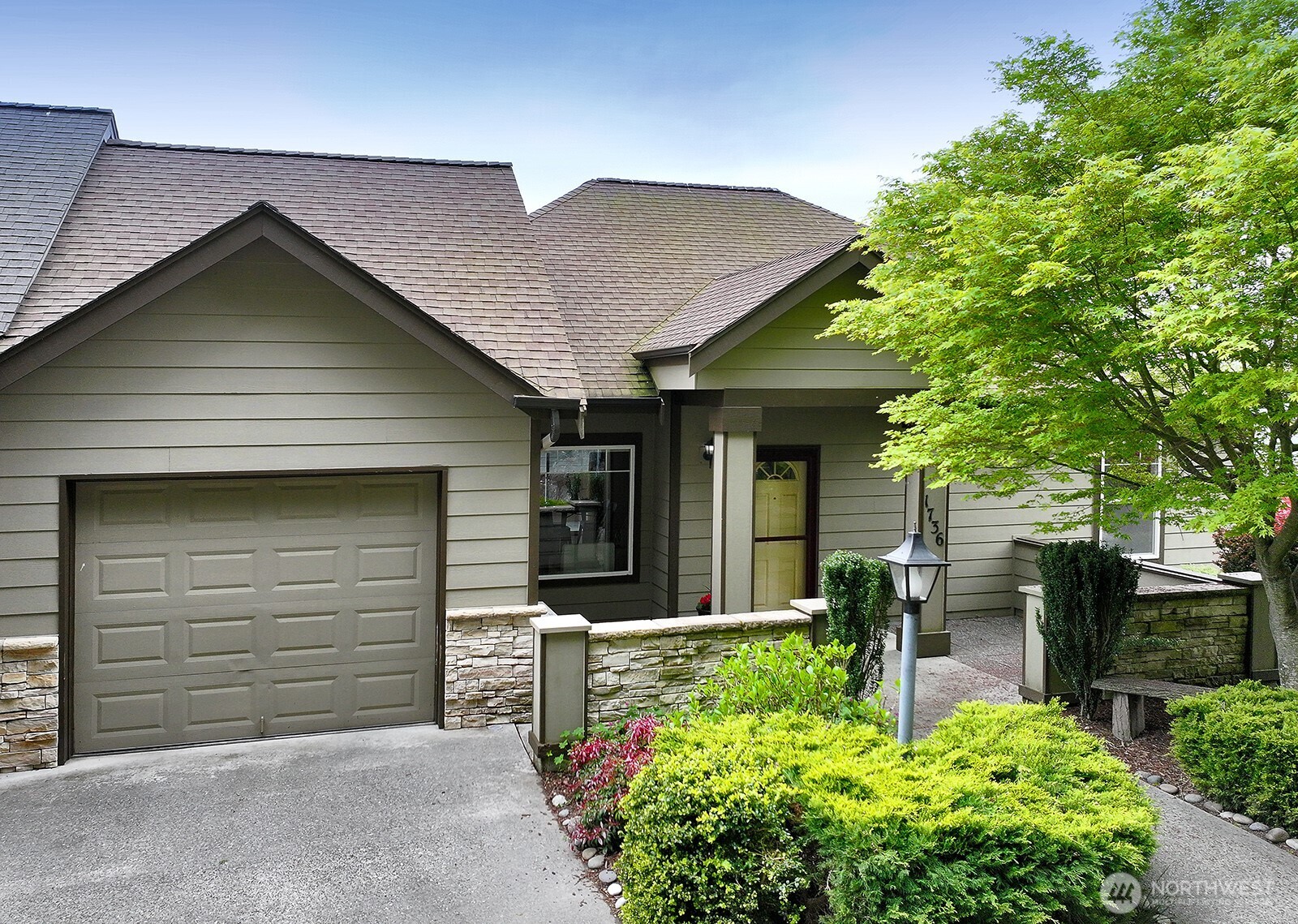 1736 Lee Court Property Photo